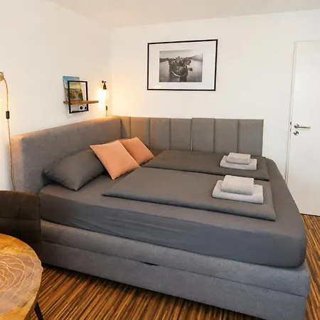 דירה A - Parken, Stilvoll, Modern & Cozy Im Zentrum Von פסאו